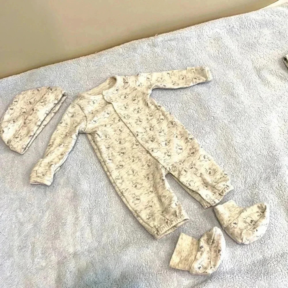 Carter’s baby set